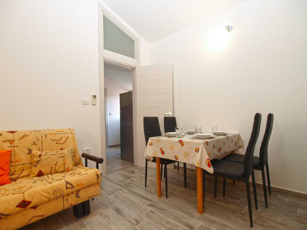 Apartments Oriana 898 Pula Extérieur photo
